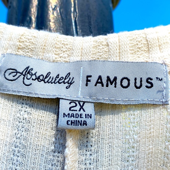 ABSOLUTELY FAMOUS OFF WHITE CREAM TOP LACE SLEEVES & Accent on Bottom 2… - Picture 2 of 12